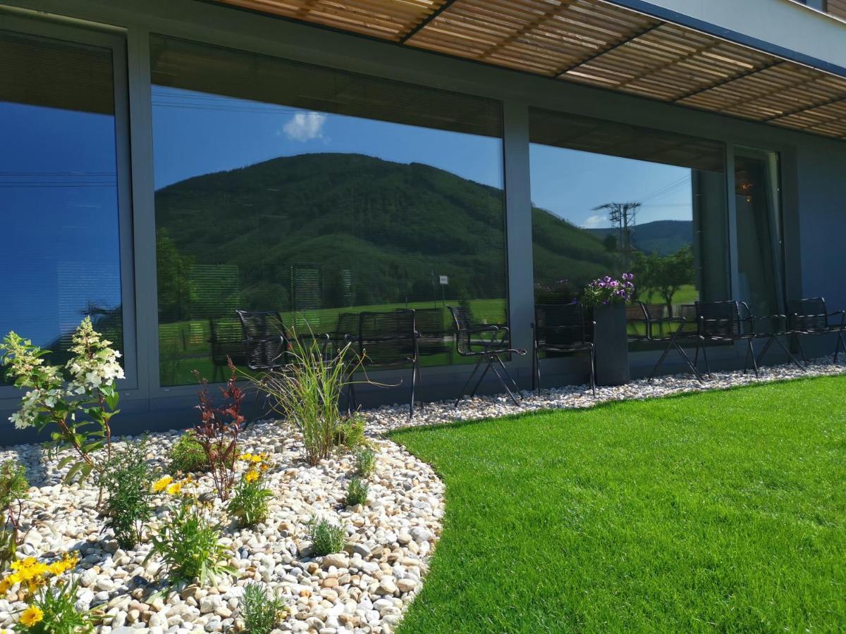 Maralak Hotel Kuncice pod Ondrejnikem
